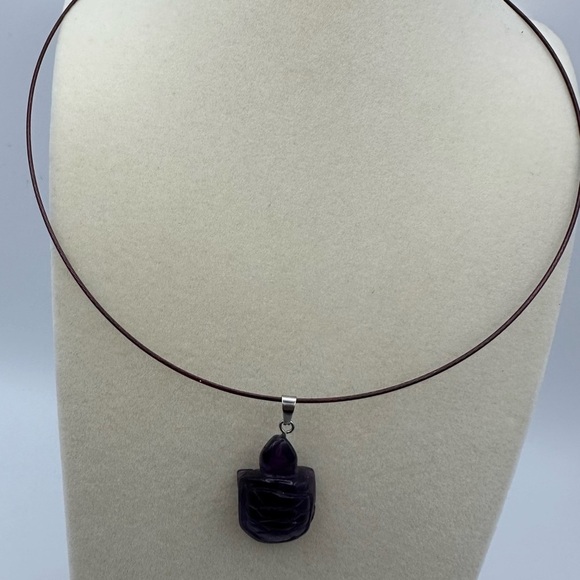Amethyst turtle mini carving on purple wire choker with silver hardware - Picture 4 of 8